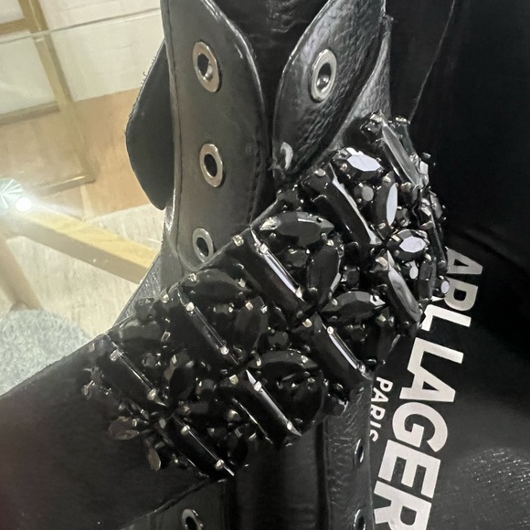 Karl Lagerfeld Paris “Pippa” black pebbled leather combat boots, size 7 - Picture 2 of 4